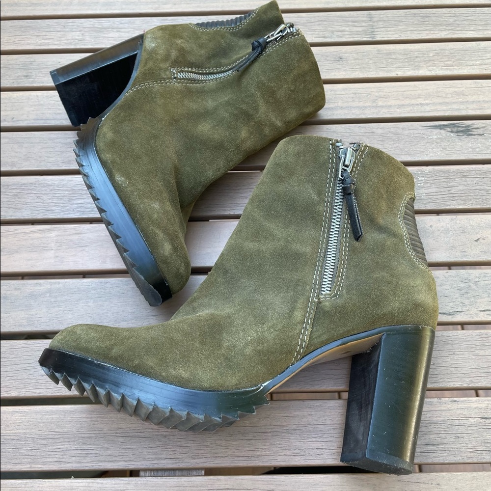 DOLCE VITA CHUNKY SUEDE BOOTIE